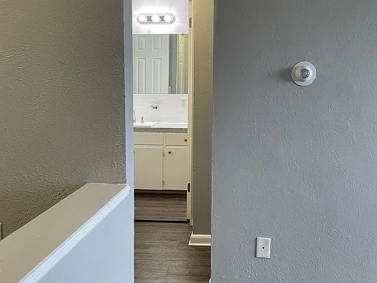 154 W Powers Cir — Photo 17