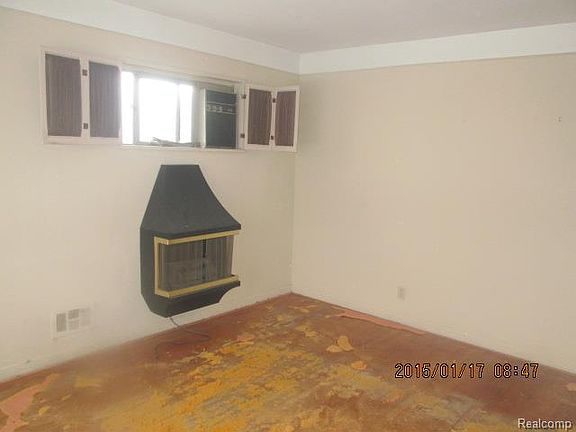 3rd image of 23118 Doremus St