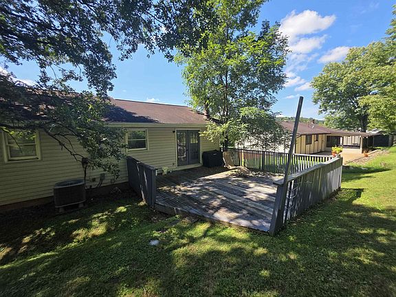 5th image of 1288 Blake St