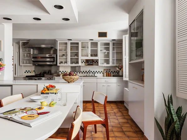 860 Fifth Avenue image 4 of 13