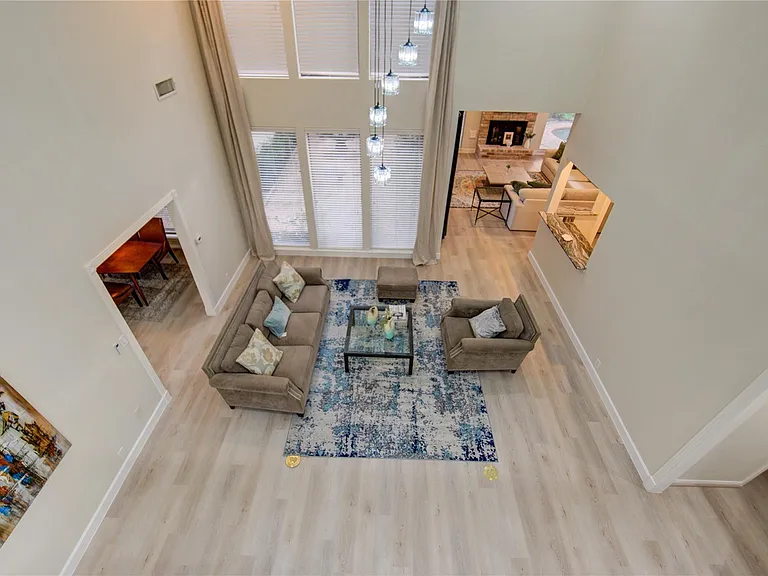 714 Last Arrow Dr — Photo 1