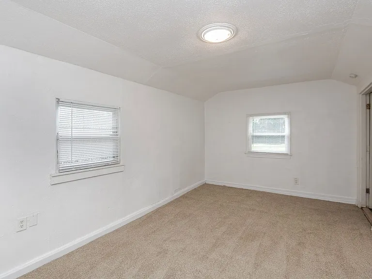 10019 Northgate Dr — Photo 16