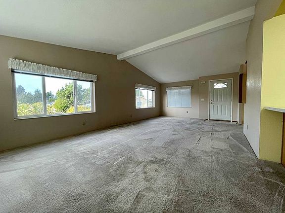 3rd image of 6029 NE Evergreen Ln