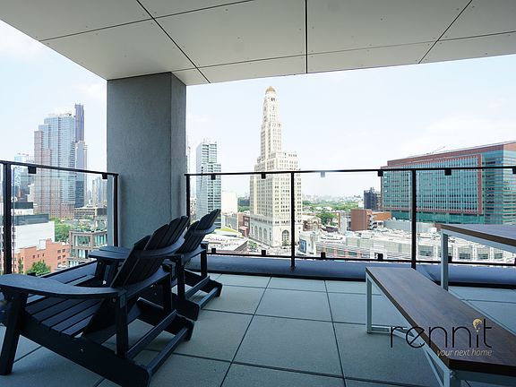 4th image of 375 Dean St #1600