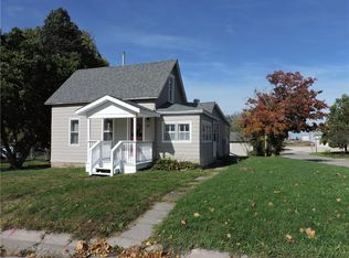 619 E Benton St, Winterset, IA 50273