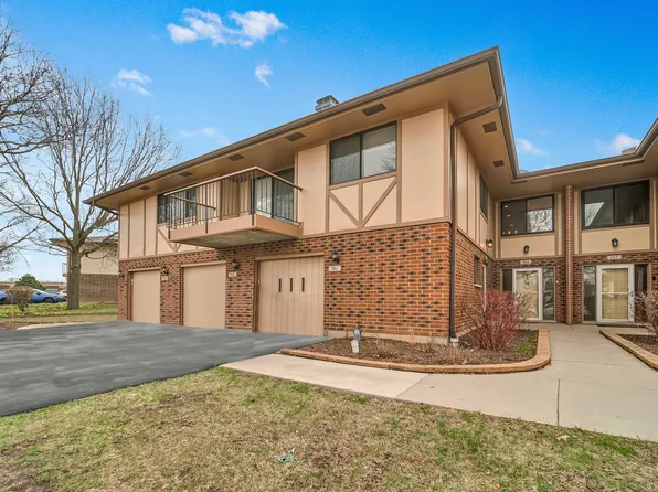 763 Whalom Ln #2A1, Schaumburg, IL 60173