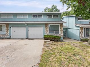 6559 W 49th St, Mission, KS 66202