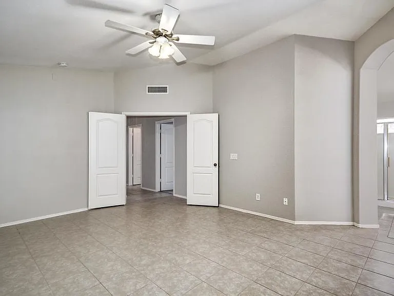 12715 W Cambridge Ave — Photo 10