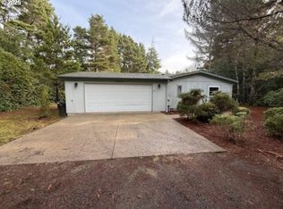 87987 Woodlands Dr, Florence, OR 97439