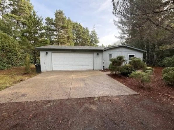 87987 Woodlands Dr, Florence, OR 97439