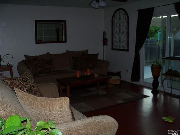 4th image of 550 Amesbury Dr