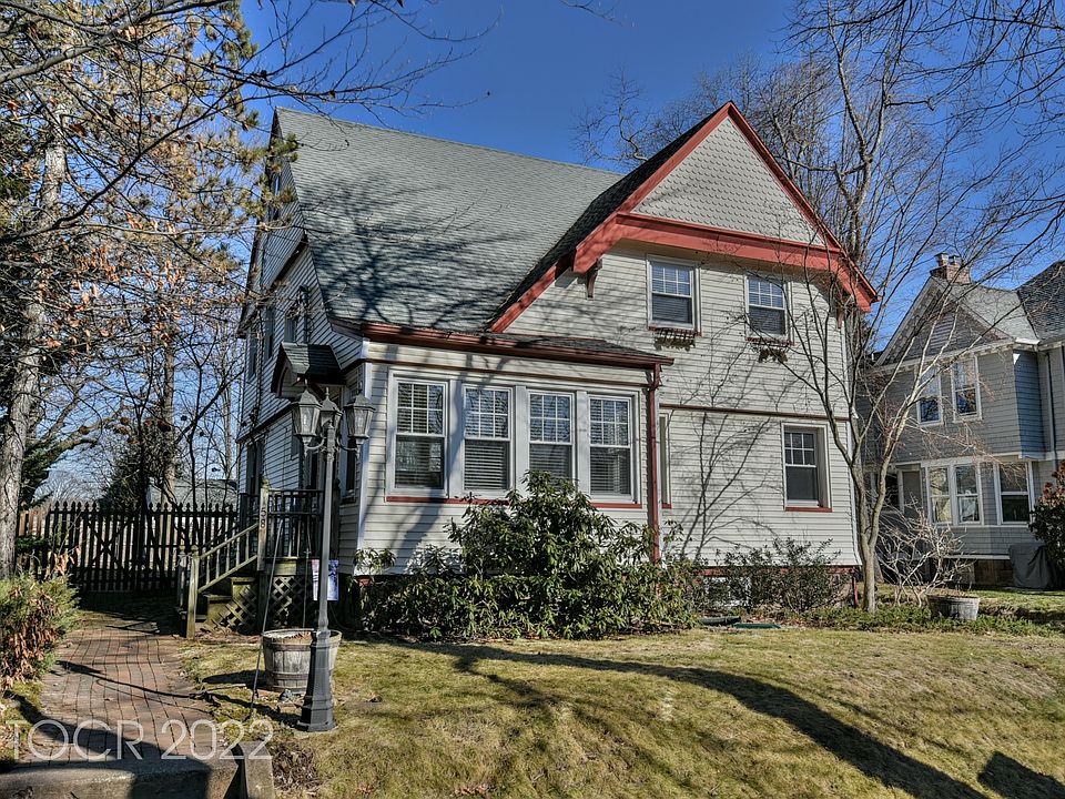 1st image of 158 Brookfield Ave