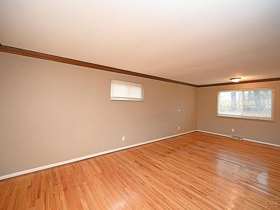 4th image of 2430 Whitewood Ln