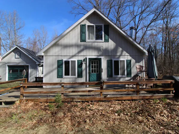 305 Autumn Ln, Roscommon, MI 48653