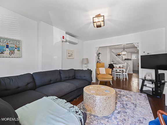 4th image of 143 Mount Hermon Way