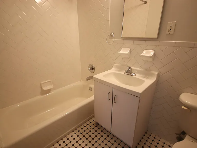 47-45 Vernon Blvd #2B — Photo 13