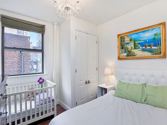 4th image of 320 W 83rd St #4