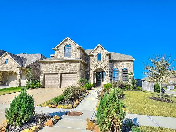 2nd image of 2627 Orleans Way