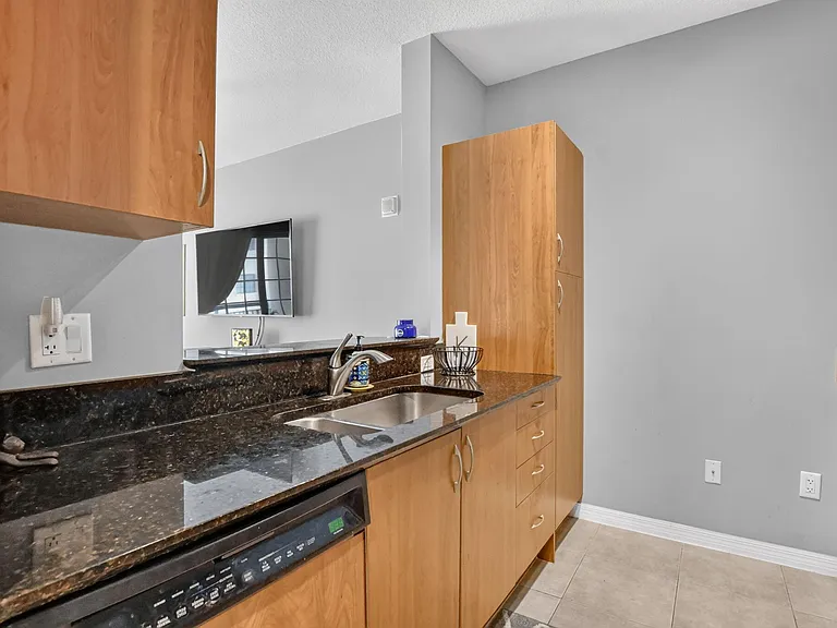 233 S Federal Hwy #702 — Photo 9