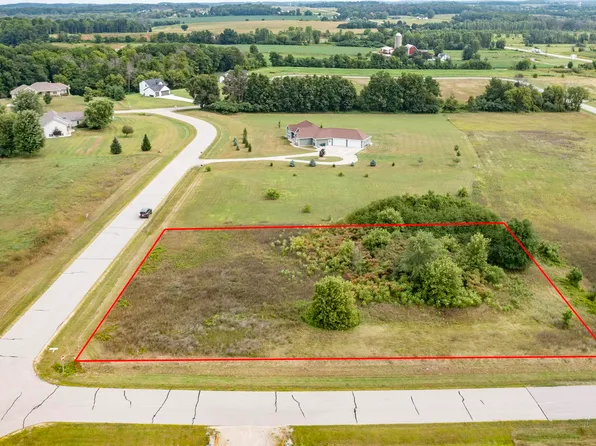 N178 Autumnwood Ln #26, Fremont, WI 54940