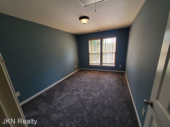 4th image of 142 S Arcadian Way