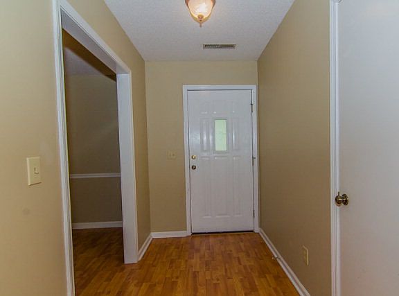 4th image of 1125 Kentwood Dr