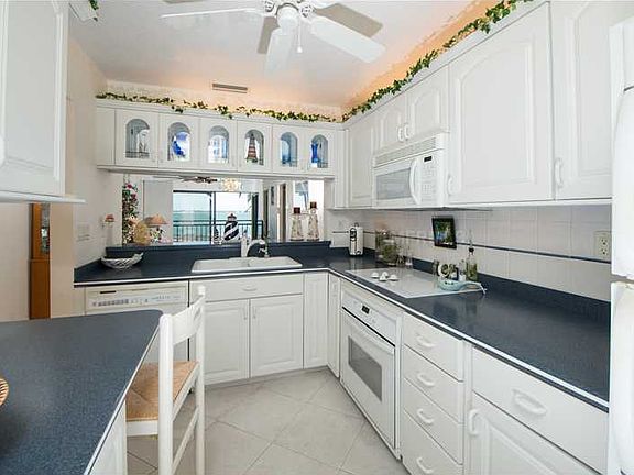 4th image of 6211 Sun Blvd APT 212