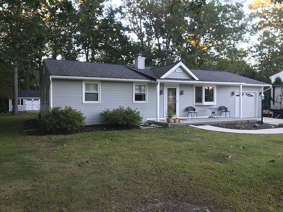 2nd image of 2250 Shamrock Ln