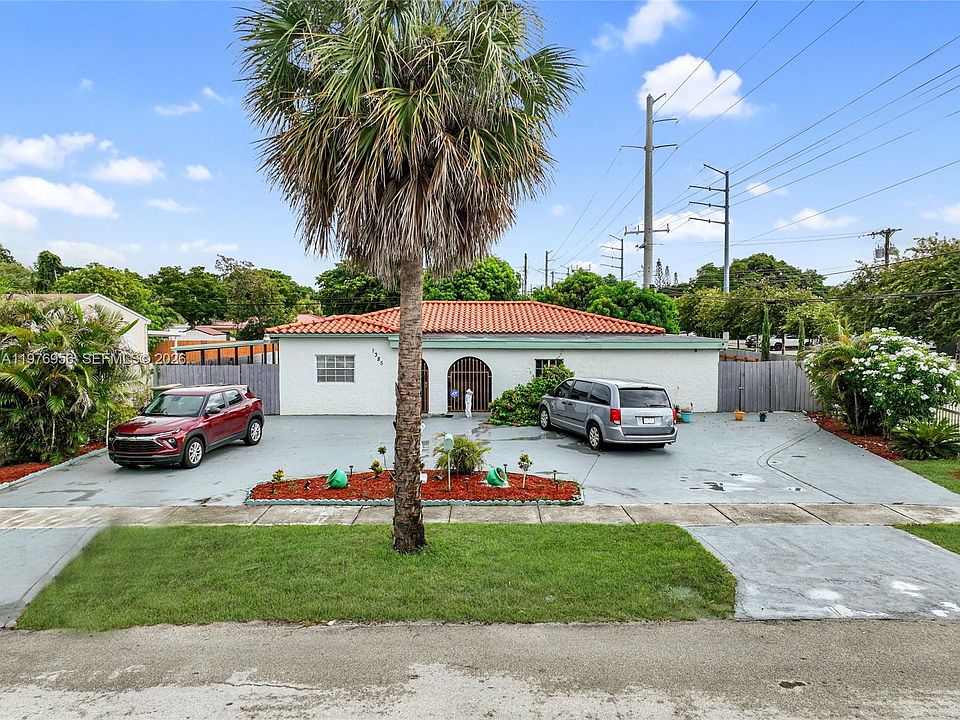 1st image of 1385 NE 130th St