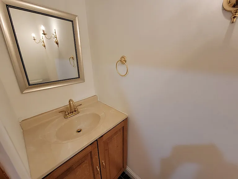 1601 Baxter Ave — Photo 24