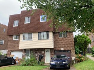 11715 W Centennial Sq, Philadelphia, PA 19116