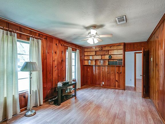 3rd image of 1604 E Fayle St