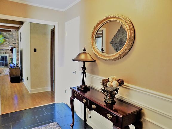 5th image of 105 Stockton Dr
