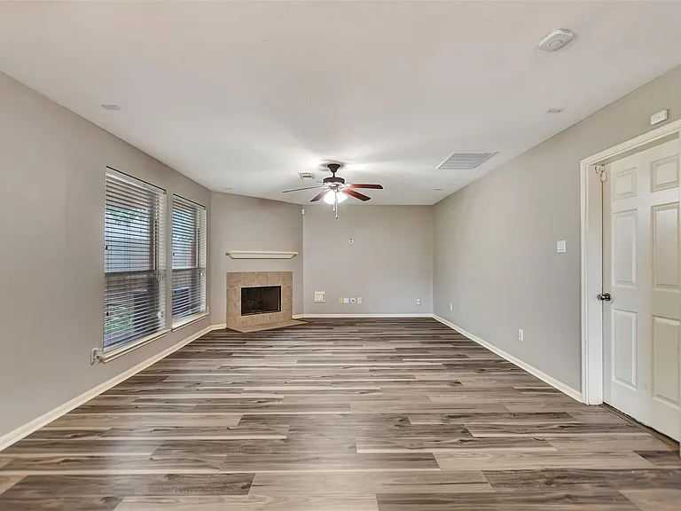 5410 Spring Oak Dr — Photo 22