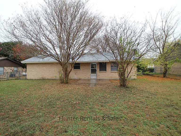 1905 Sherman Dr — Photo 21