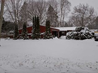 151 Aberdeen Dr, Dundee, IL 60118