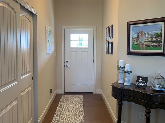 2nd image of 800 Cottonwood Ln
