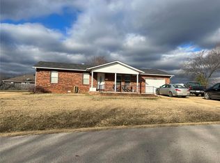 901 Barbara St, Doniphan, MO 63935