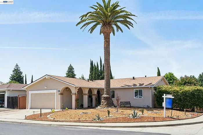 2800 Seville Cir — Photo 2