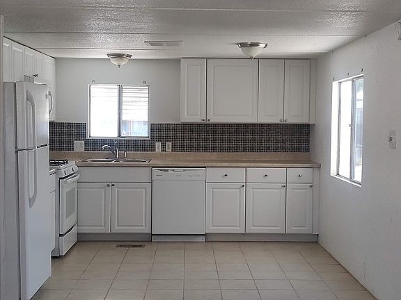 Beautiful Kitchen Set up with