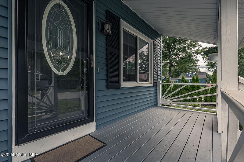4th image of 706 Arnold Street