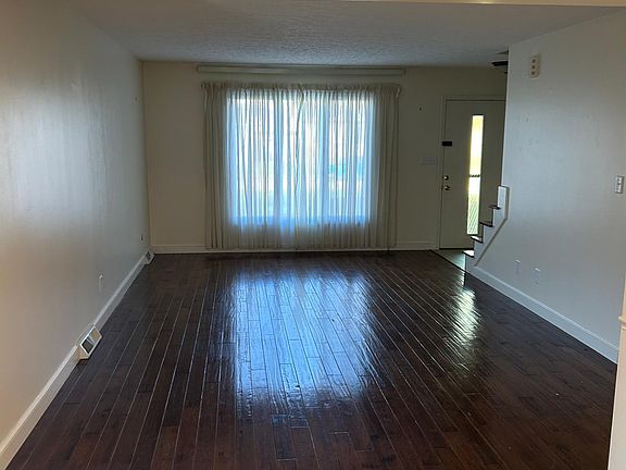 5th image of 2160 Woodlawn Cir
