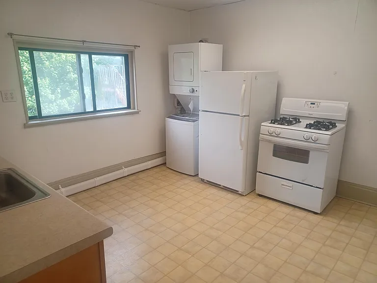 534 S Winebiddle St #2 — Photo 3