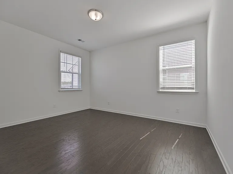3928 Hester St — Photo 38