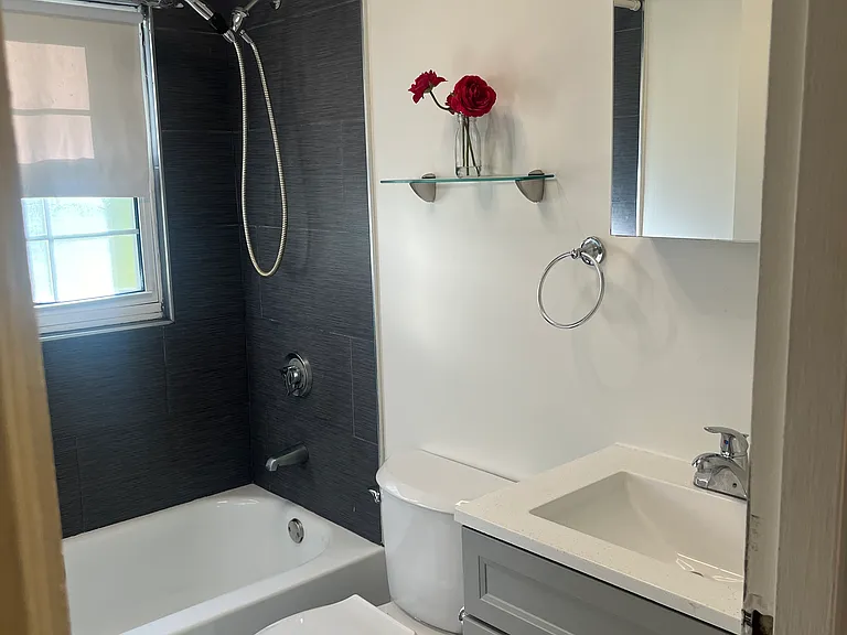 30 Roberts Dr — Photo 8