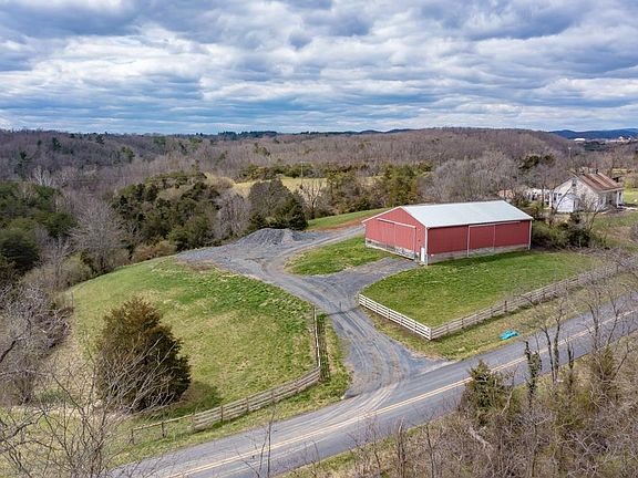 2nd image of 2465 Barterbrook Rd