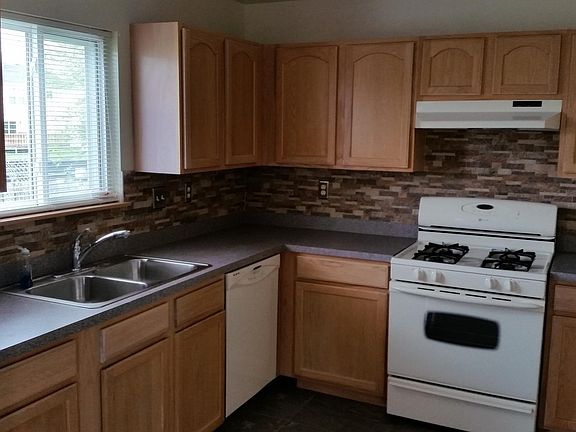 3rd image of 603 Kennedy St
