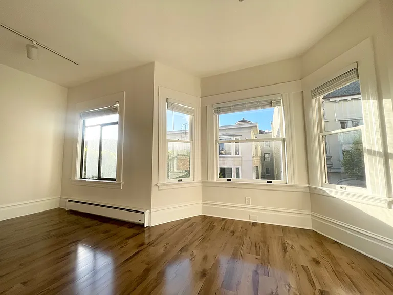1343 Sacramento St #3 — Photo 2