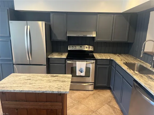 2411 Lake Havasu Ct, Virginia Beach, VA 23454