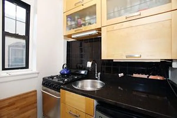 Rented by Douglas Elliman | media 21